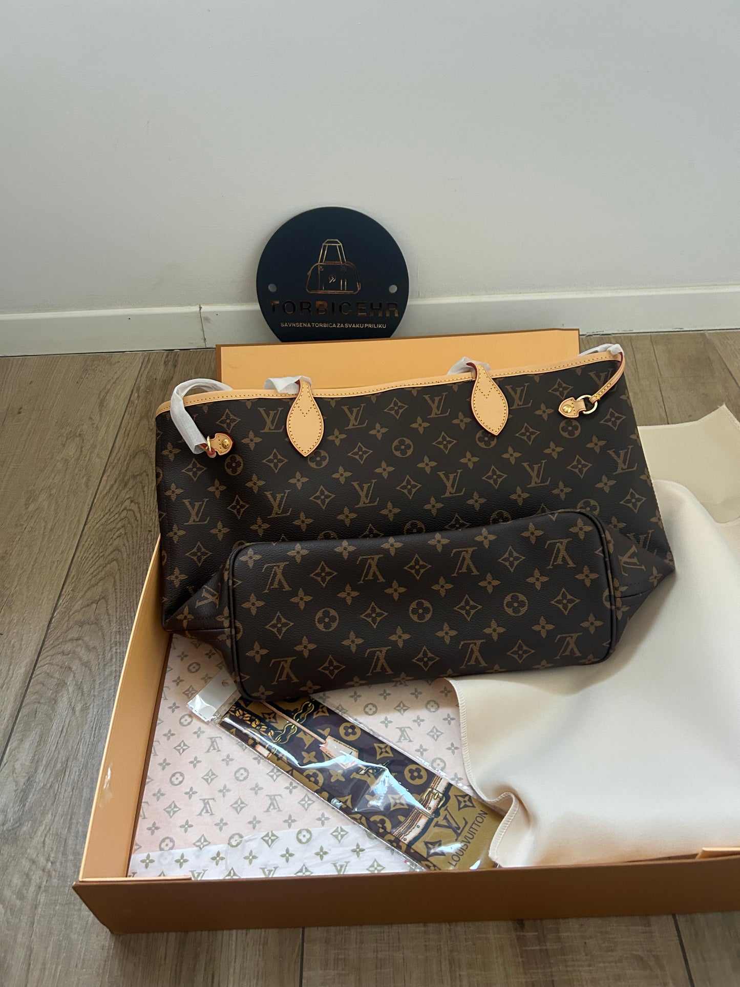 Louis Vuitton Neverfull (odmah dostupno)