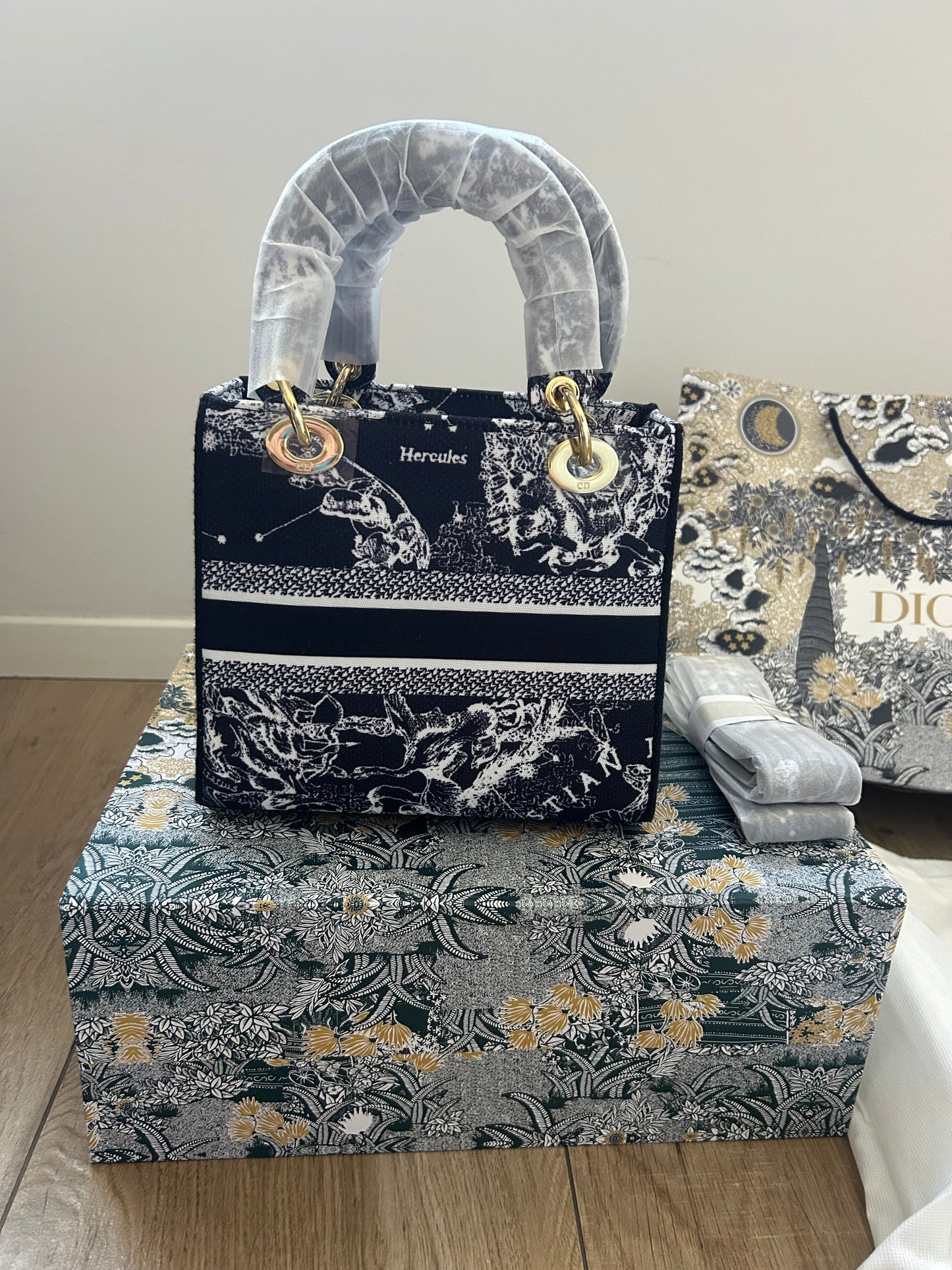 Dior Lady (odmah dostupno)
