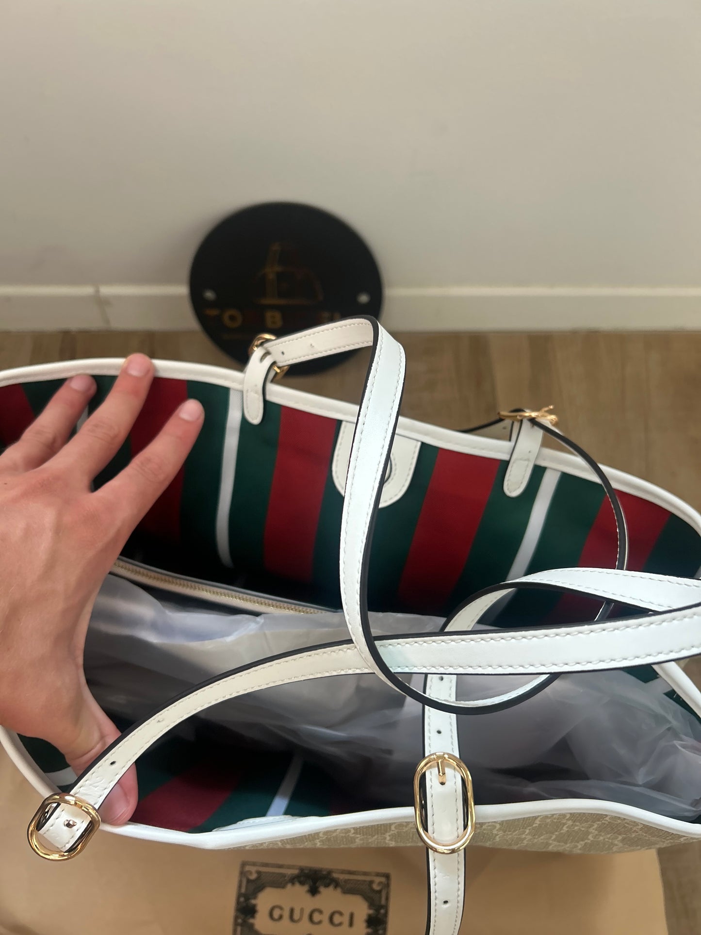 Gucci (odmah dostupno)