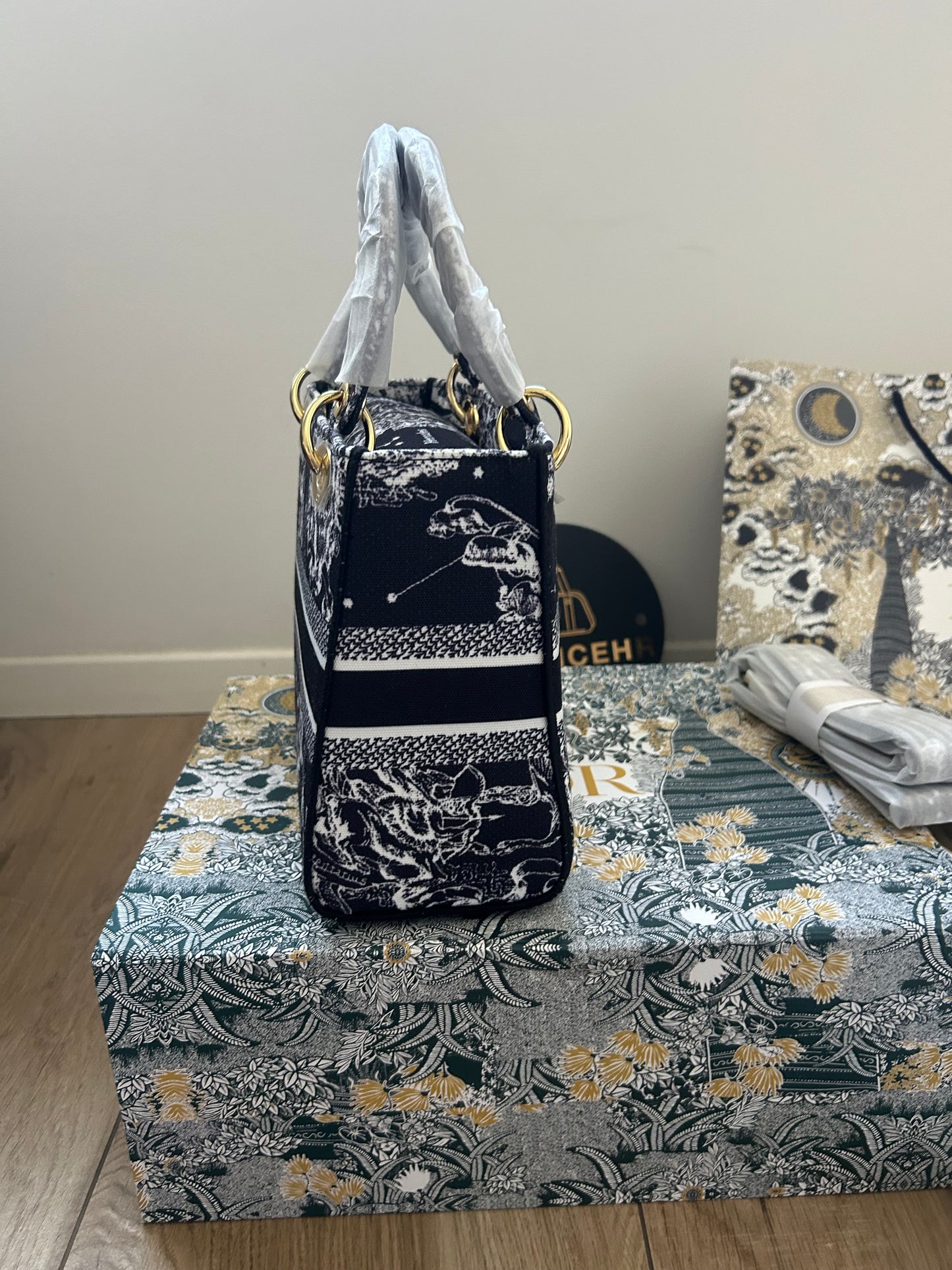 Dior Lady (odmah dostupno)