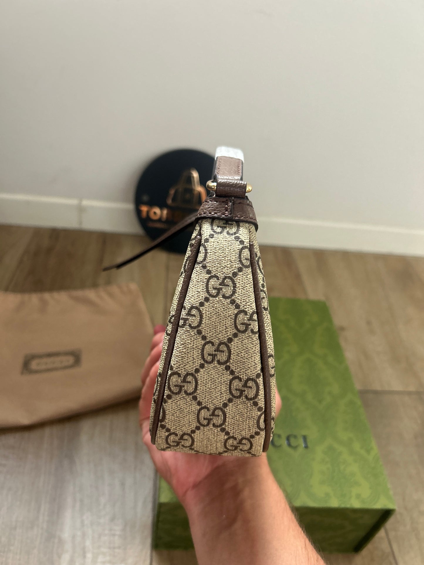 Gucci (odmah dostupno)