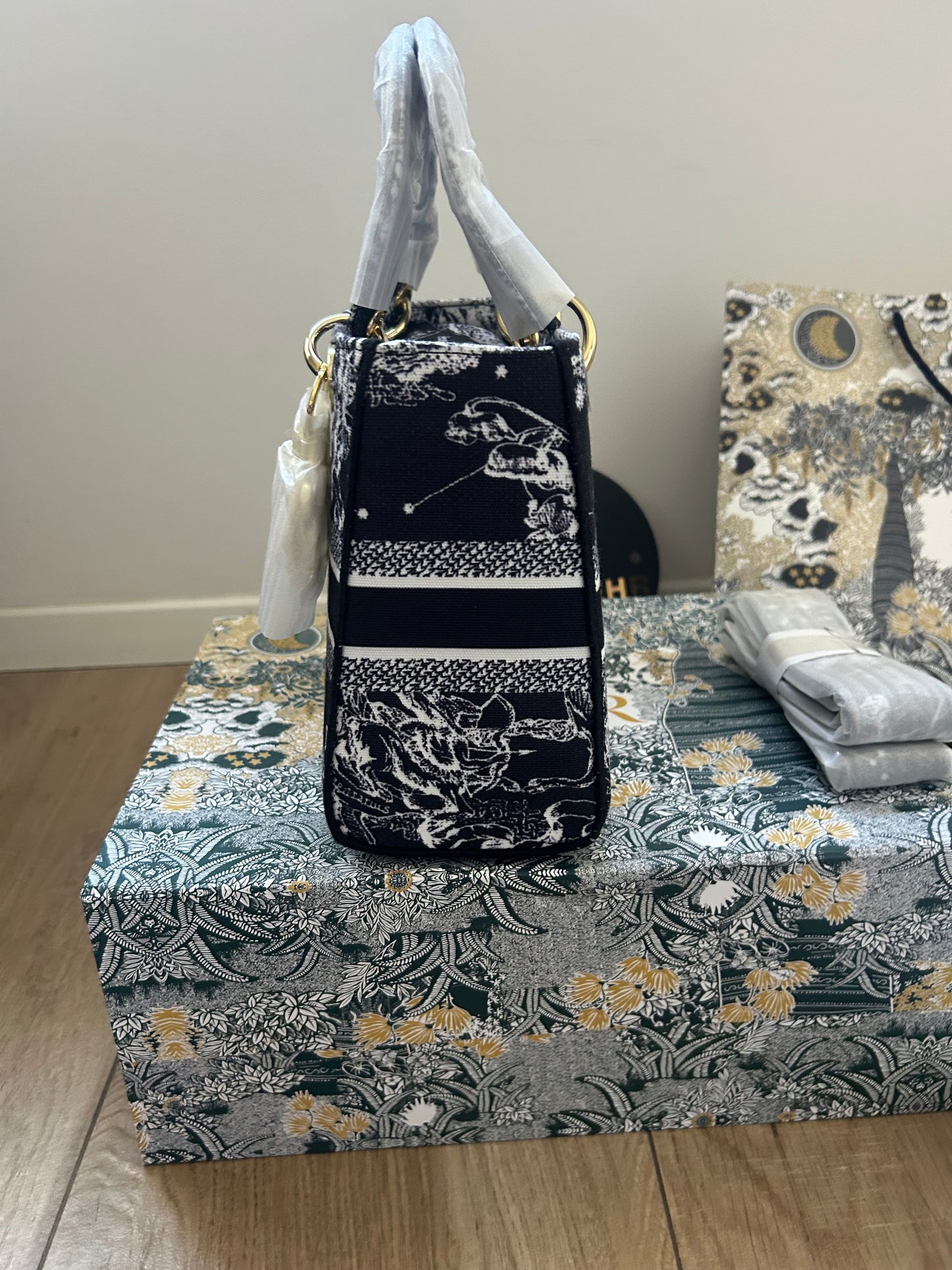 Dior Lady (odmah dostupno)