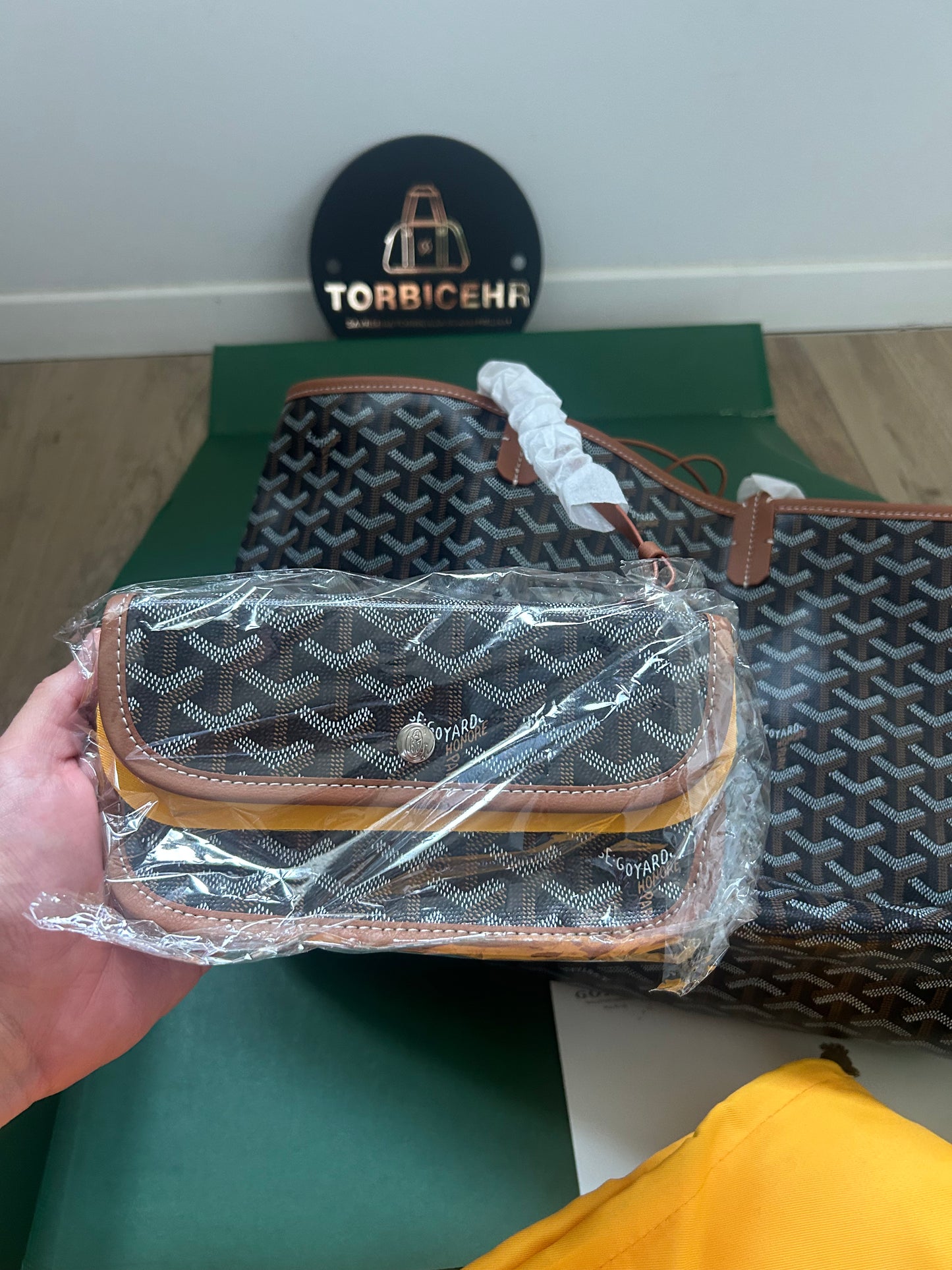 Goyard (odmah dostupno)
