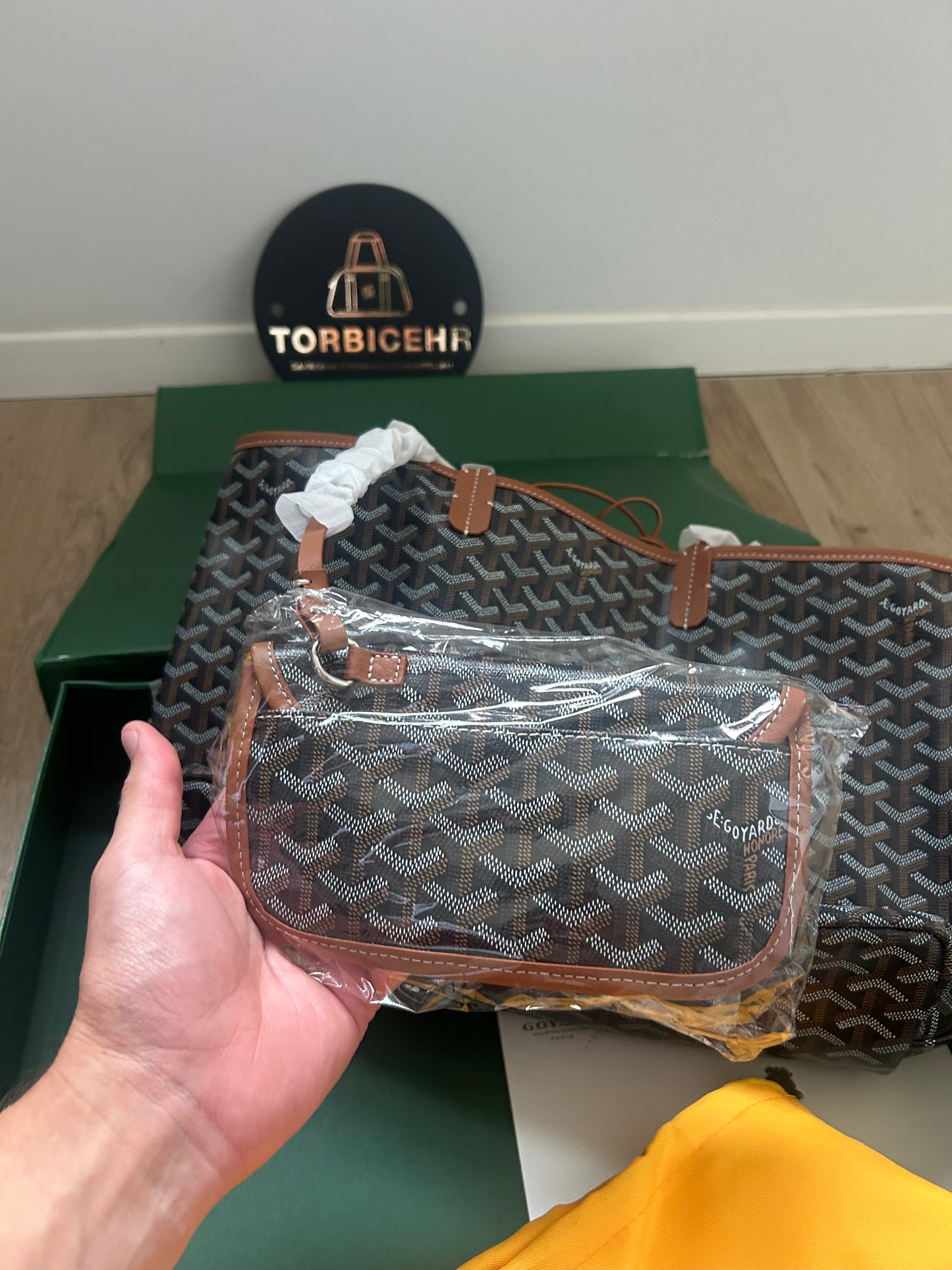 Goyard (odmah dostupno)