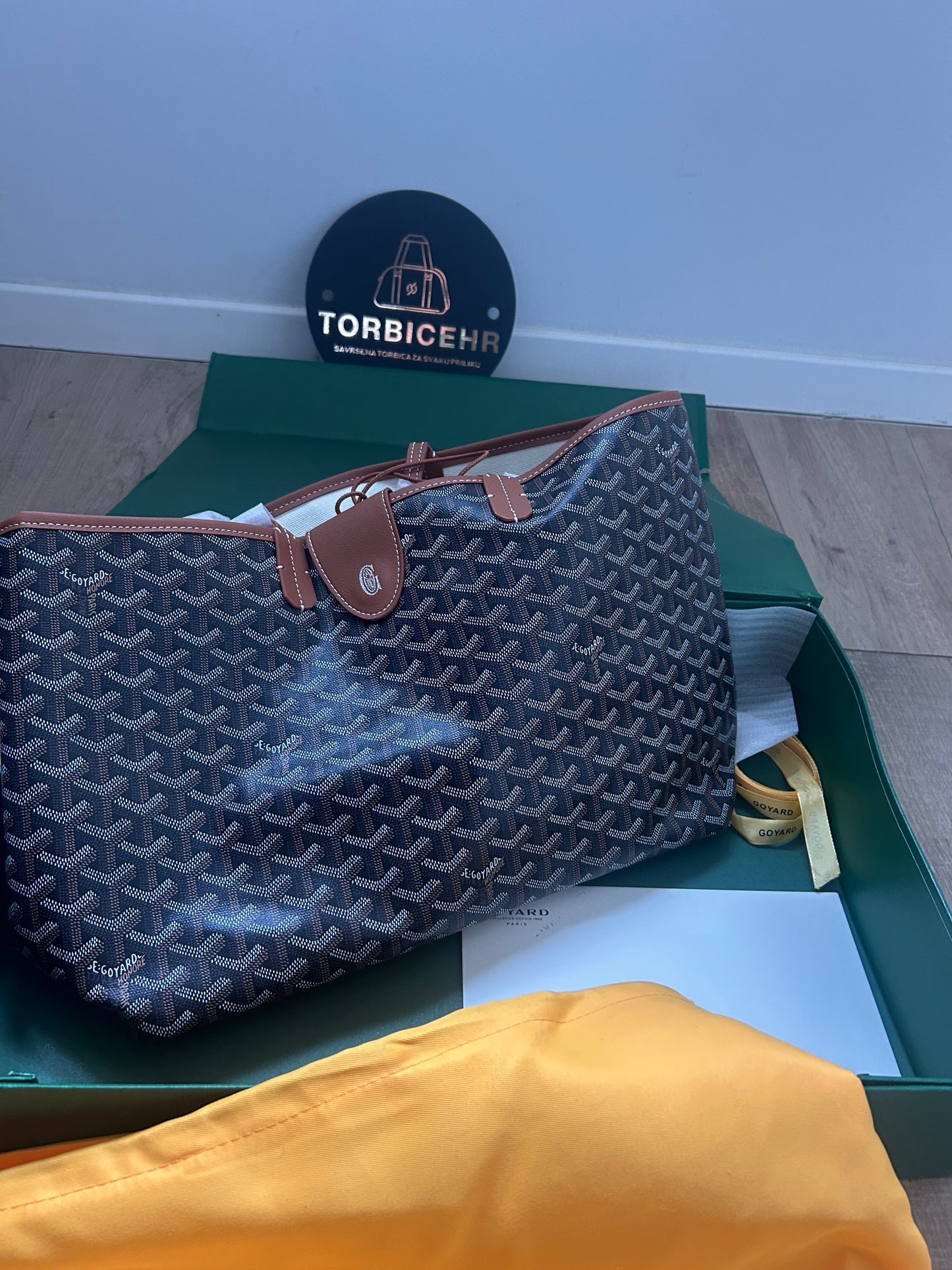 Goyard (odmah dostupno)