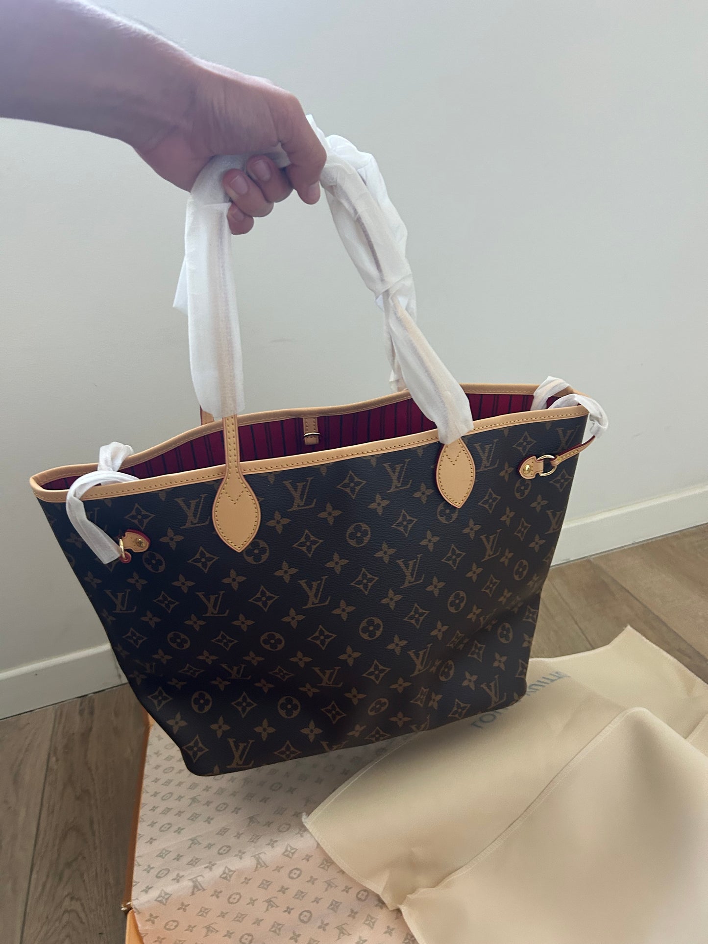 Louis Vuitton Neverfull (odmah dostupno)