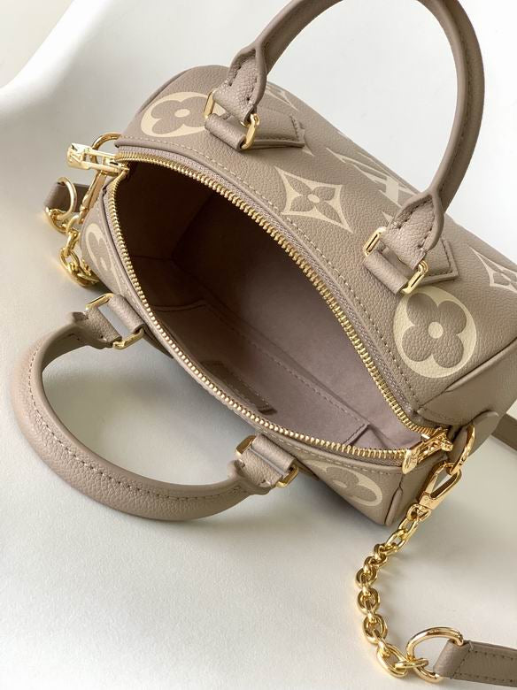 Louis Vuitton Speedy