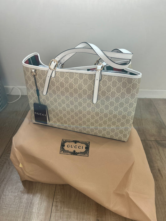 Gucci (odmah dostupno)