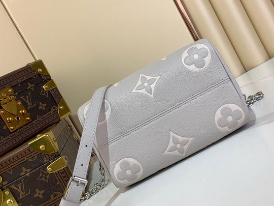 Louis Vuitton Speedy