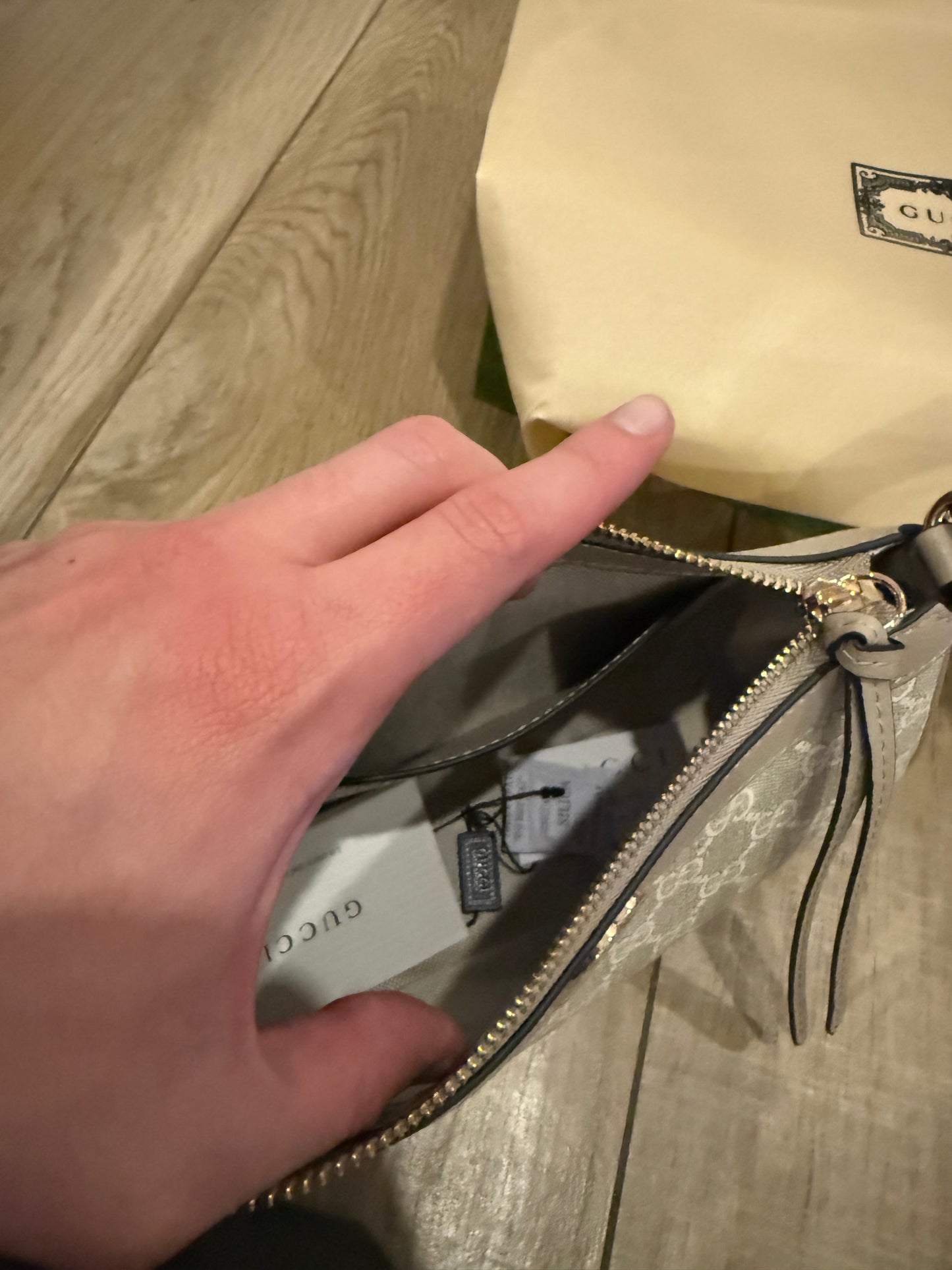 Gucci (odmah dostupno)