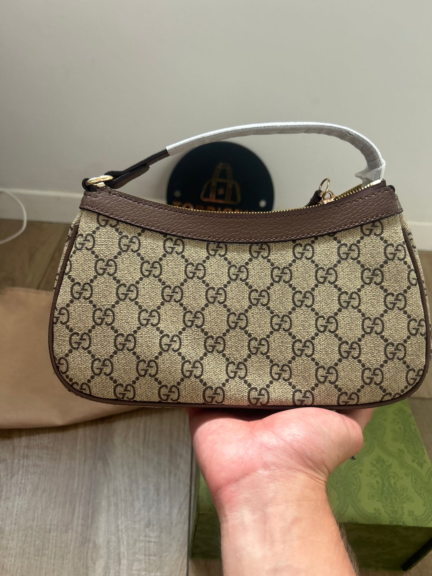 Gucci (odmah dostupno)