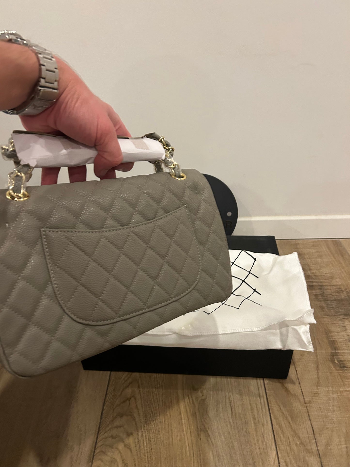 Chanel (odmah dostupno)