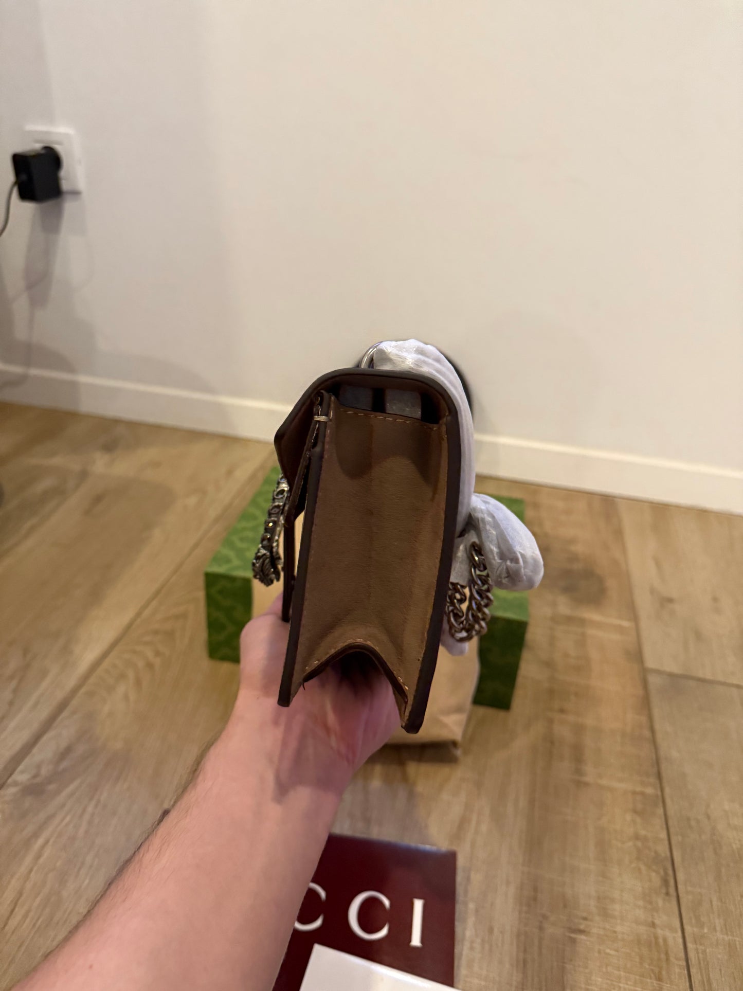 Gucci (odmah dostupno)