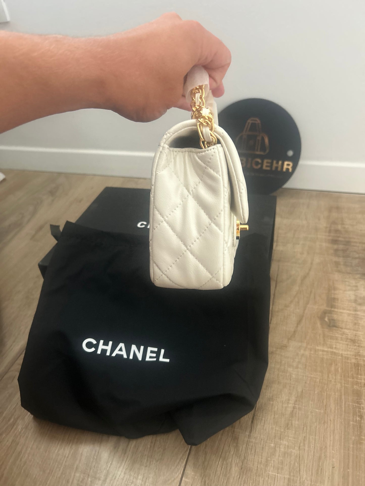 Chanel (odmah dostupno)