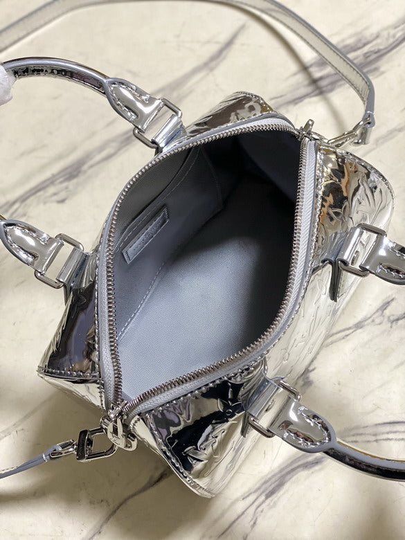 Louis Vuitton Speedy