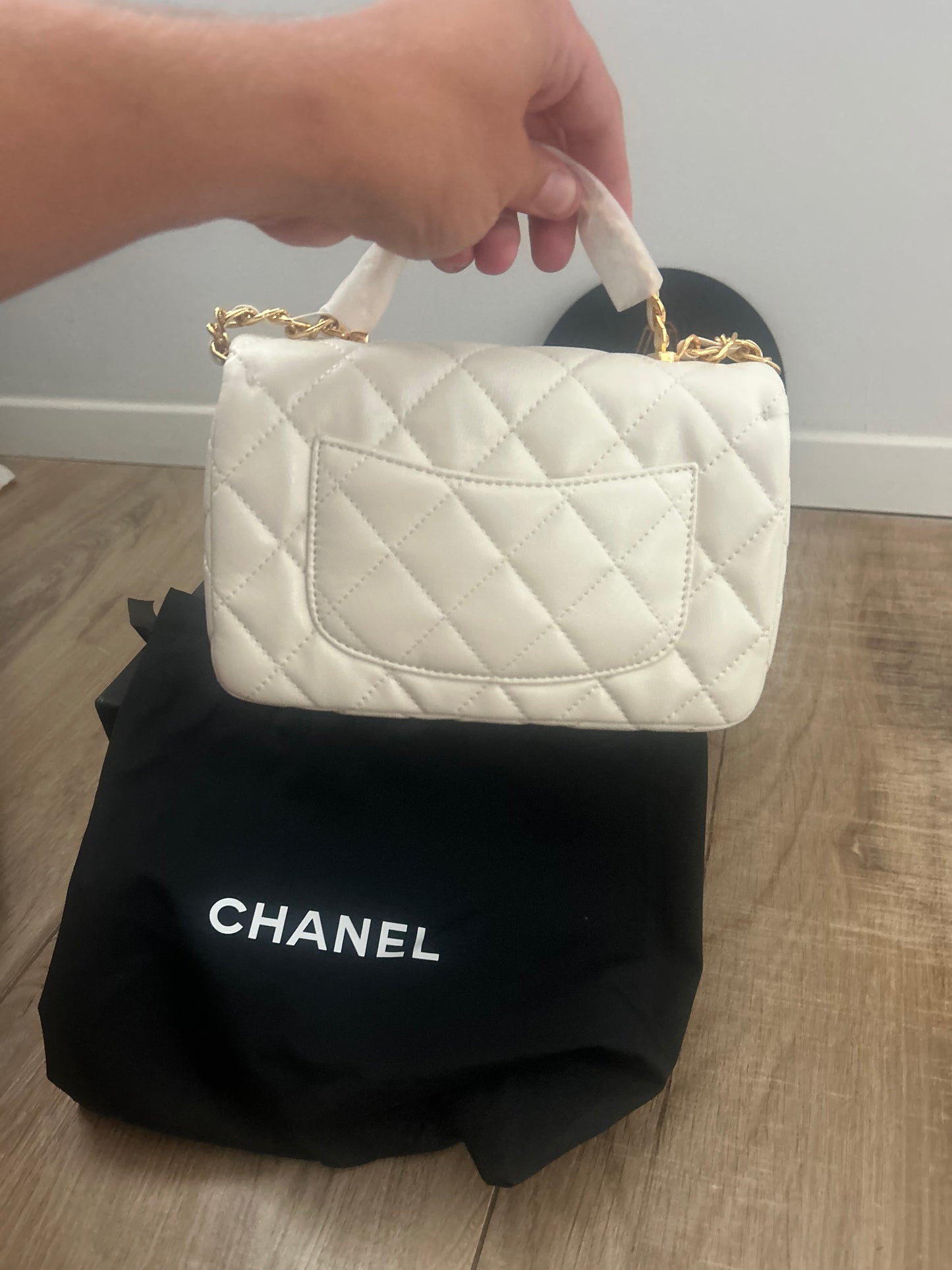 Chanel (odmah dostupno)