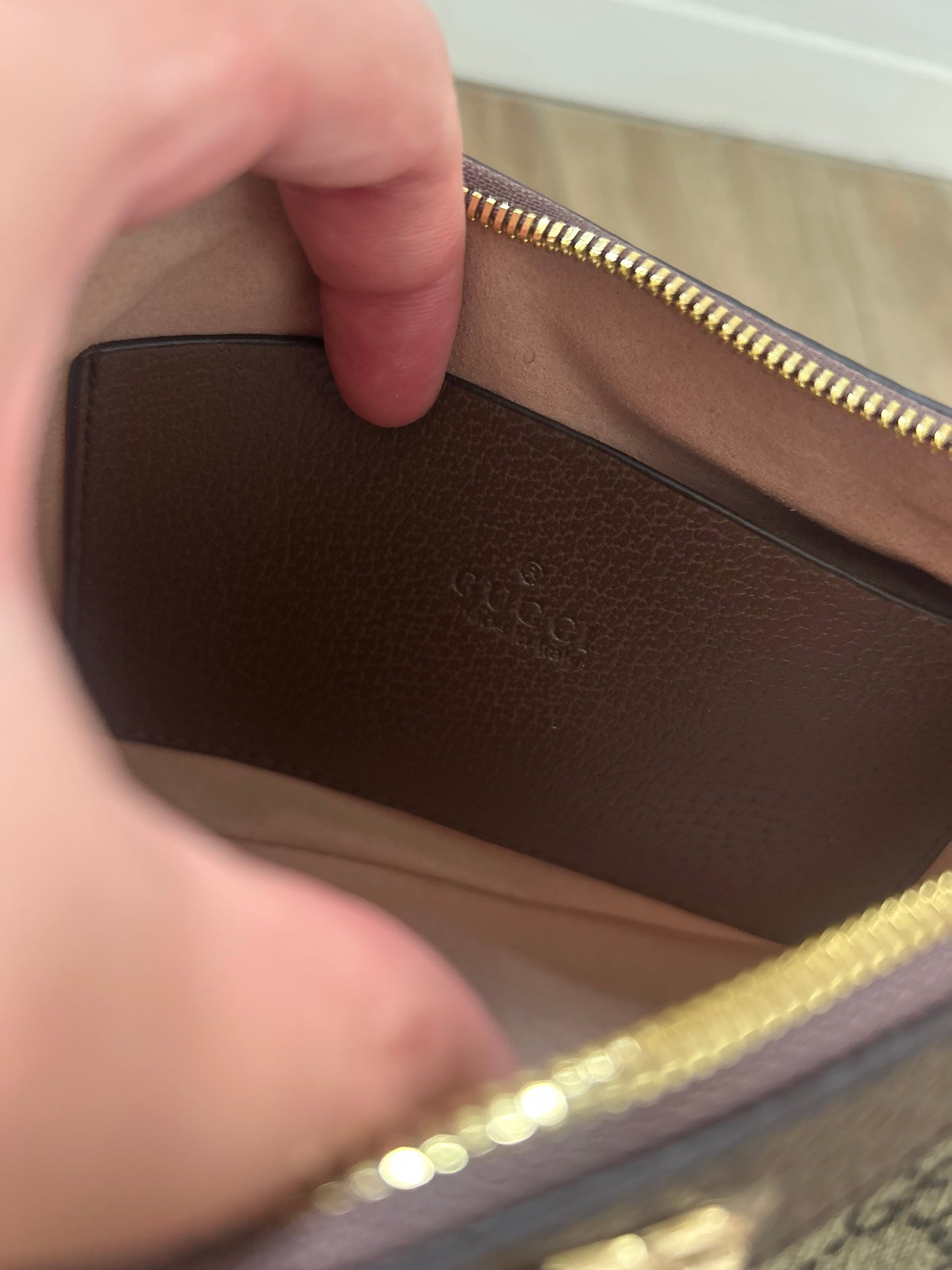 Gucci (odmah dostupno)