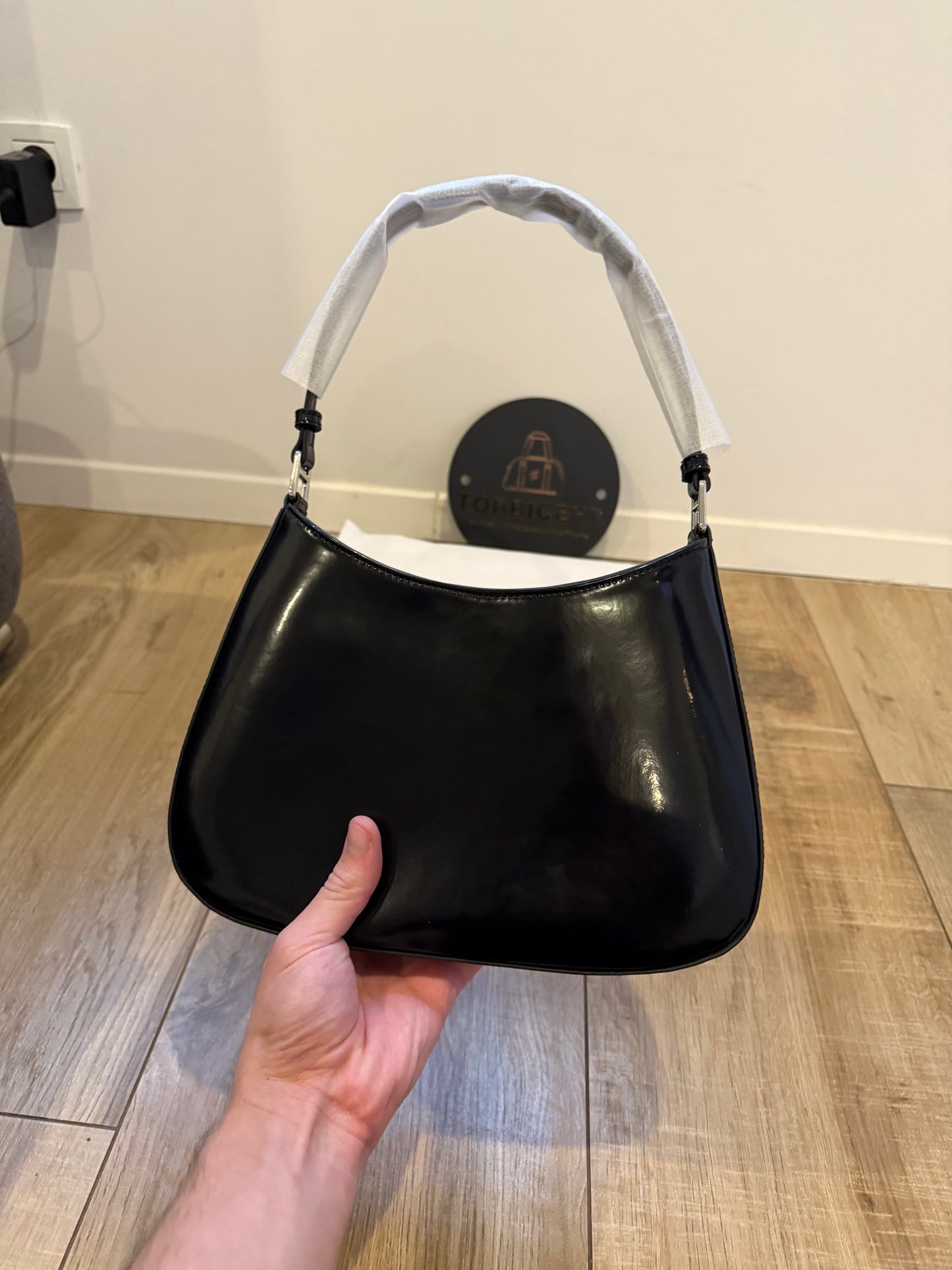 Prada (odmah dostupno)