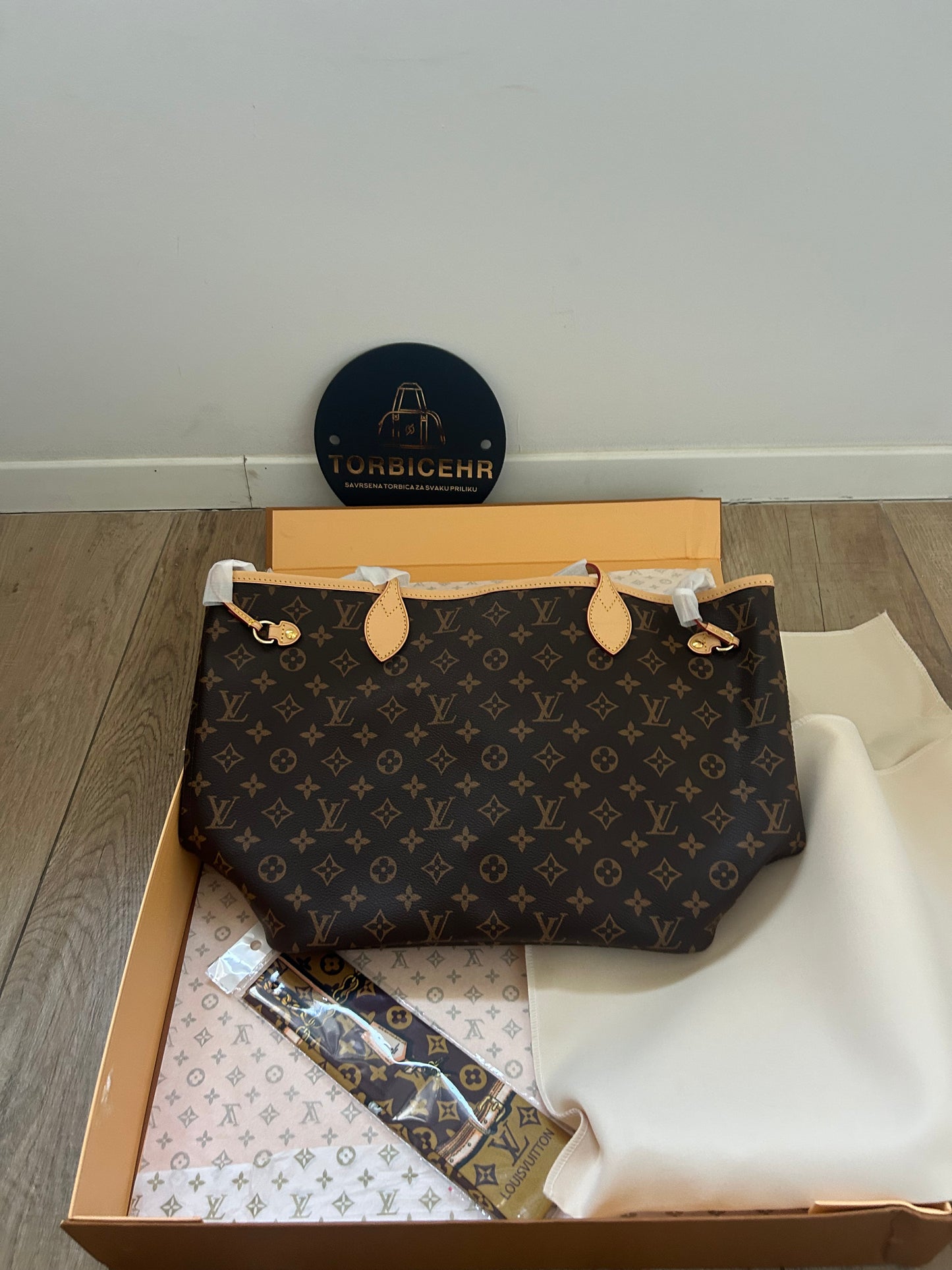 Louis Vuitton Neverfull (odmah dostupno)