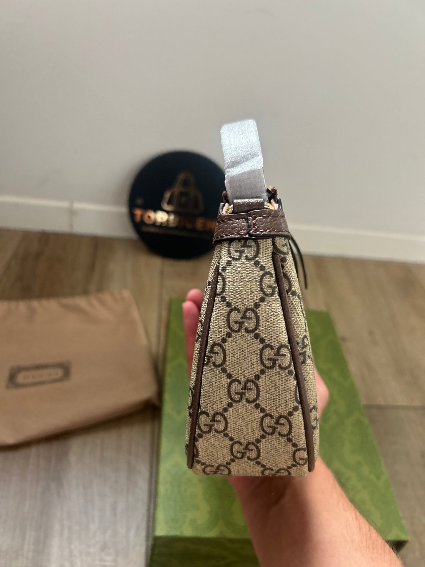 Gucci (odmah dostupno)