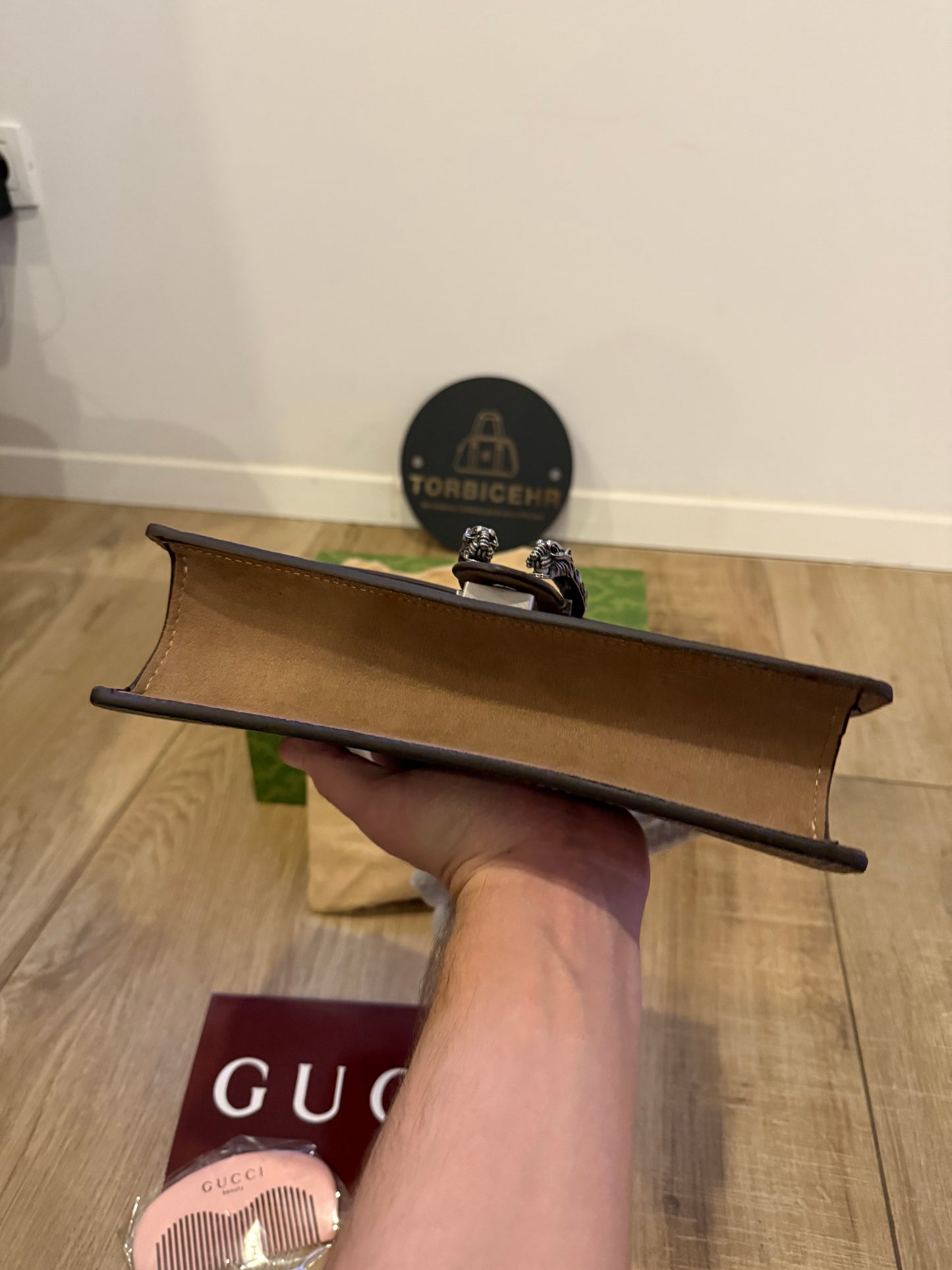 Gucci (odmah dostupno)