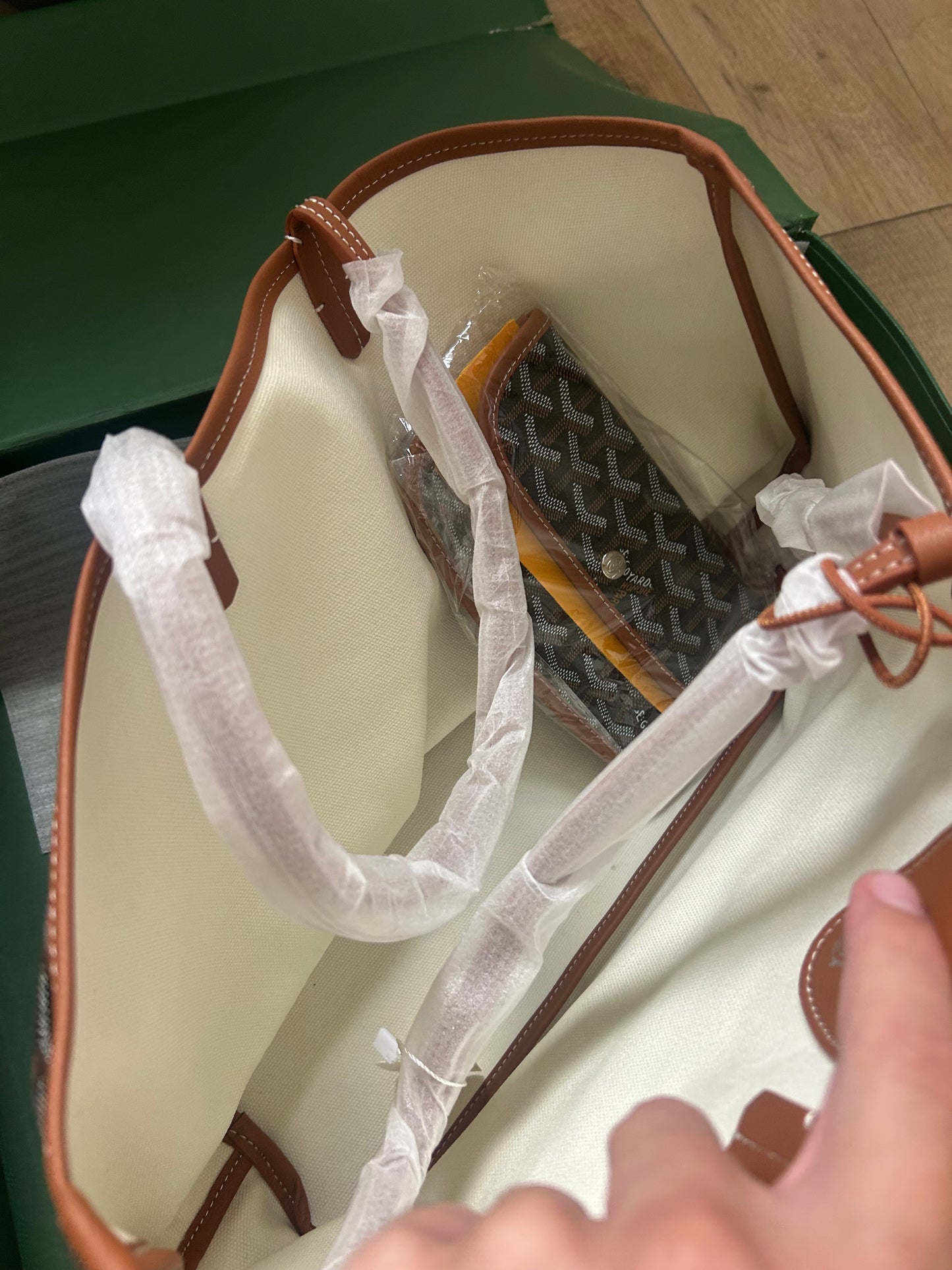 Goyard (odmah dostupno)